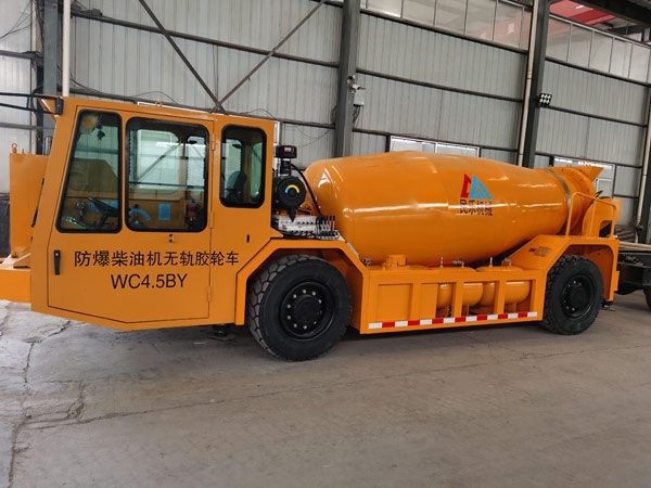 礦用濕噴臺(tái)車(chē)，礦用混凝土泵，礦用攪拌機(jī)發(fā)貨